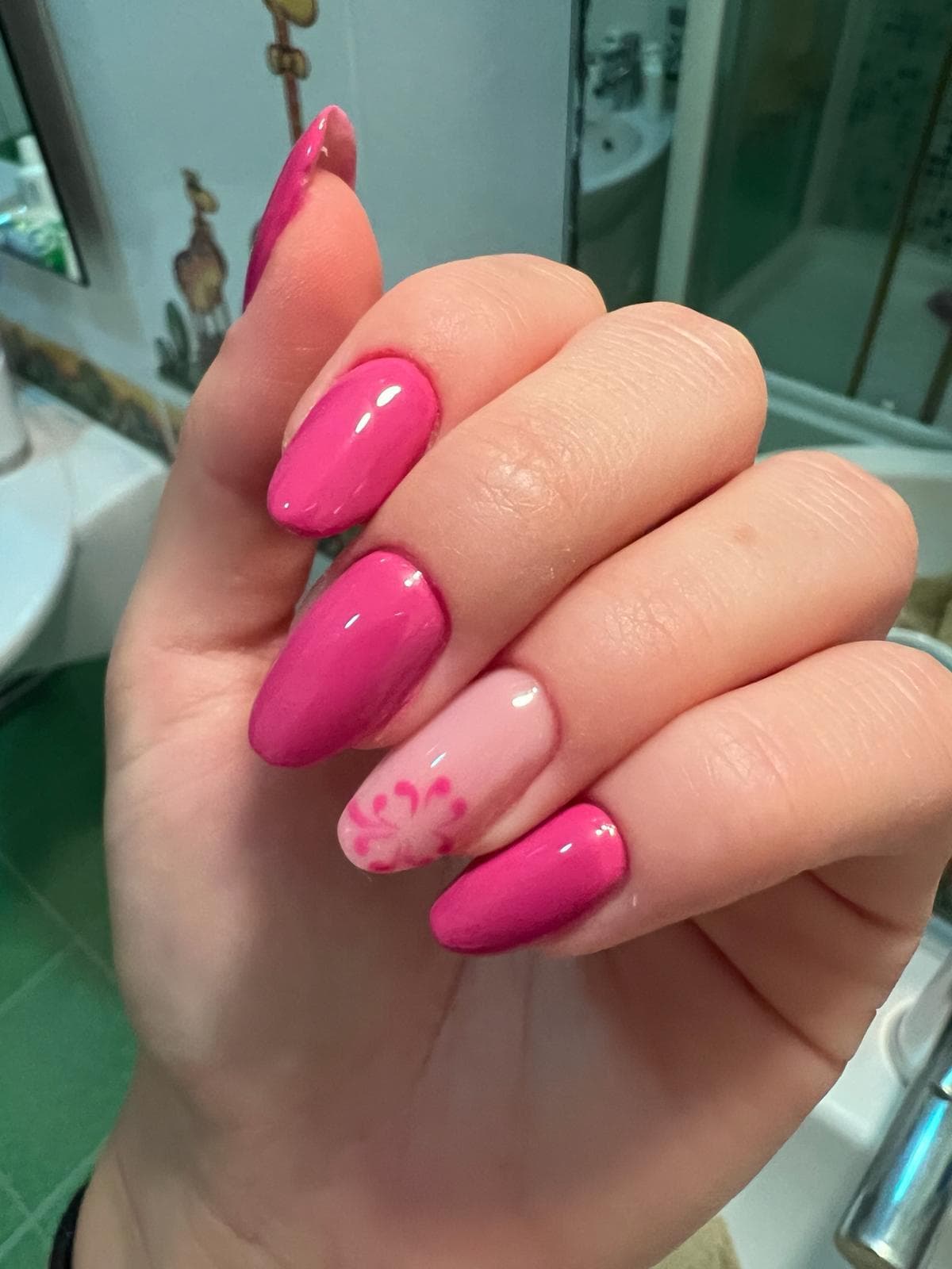 Unghie fucsia lucide